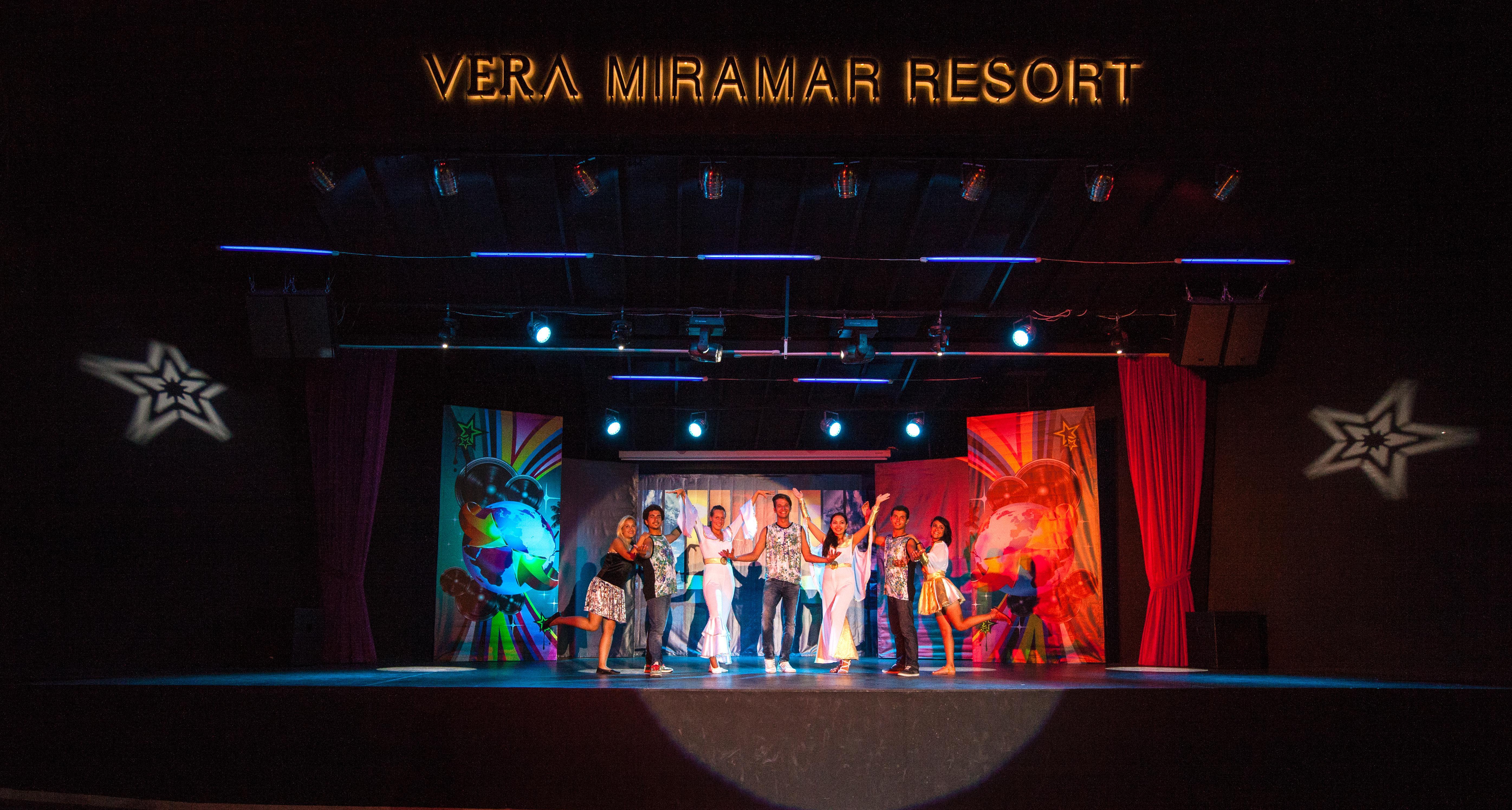 Labranda TMT Bodrum Exterior foto The stage of the resort's main theater