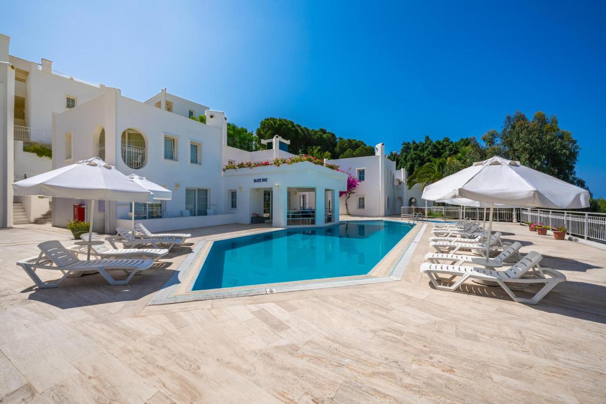 Labranda TMT Bodrum Exterior foto The hotel's pool