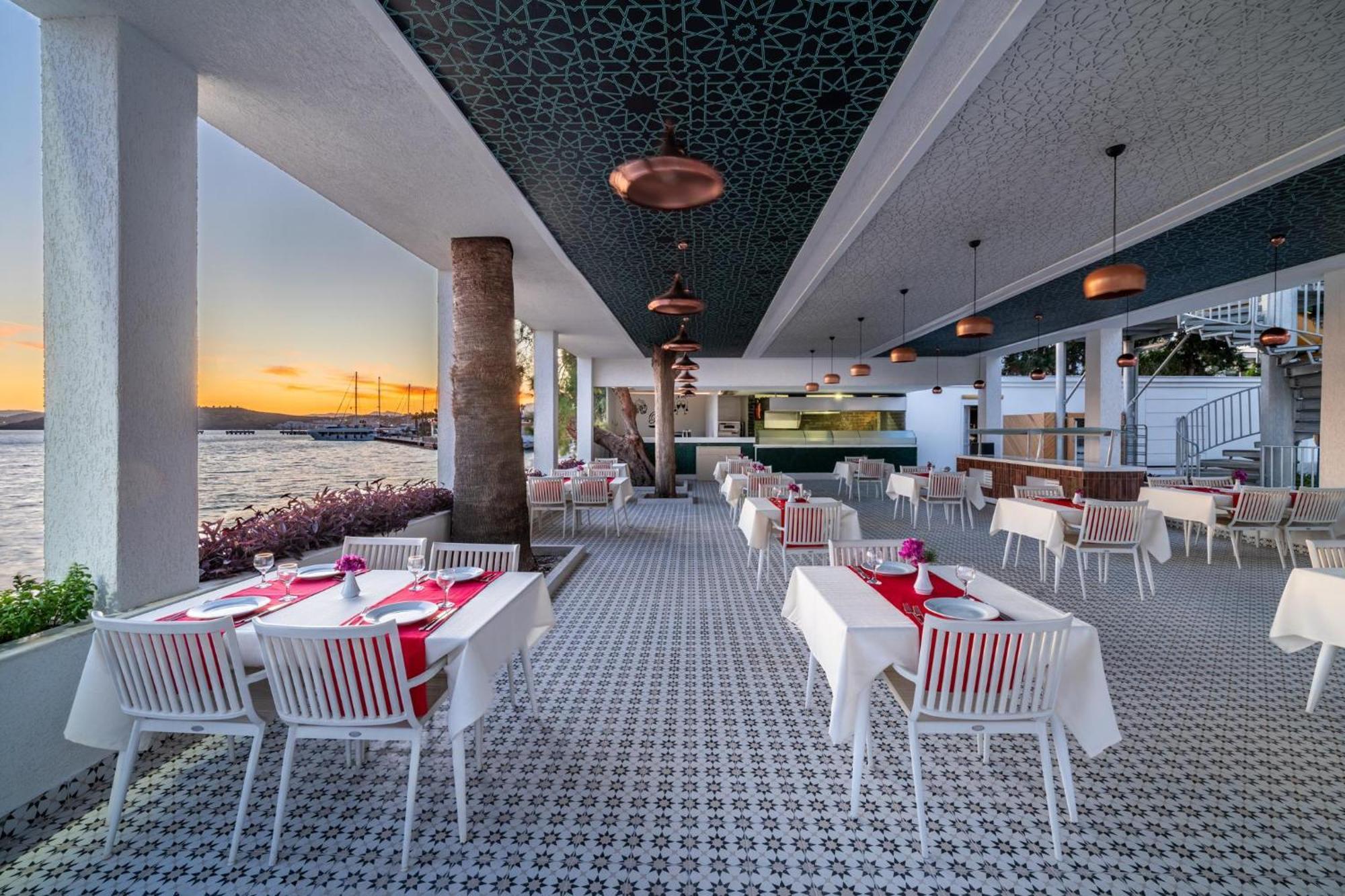 Labranda TMT Bodrum Exterior foto The restaurant