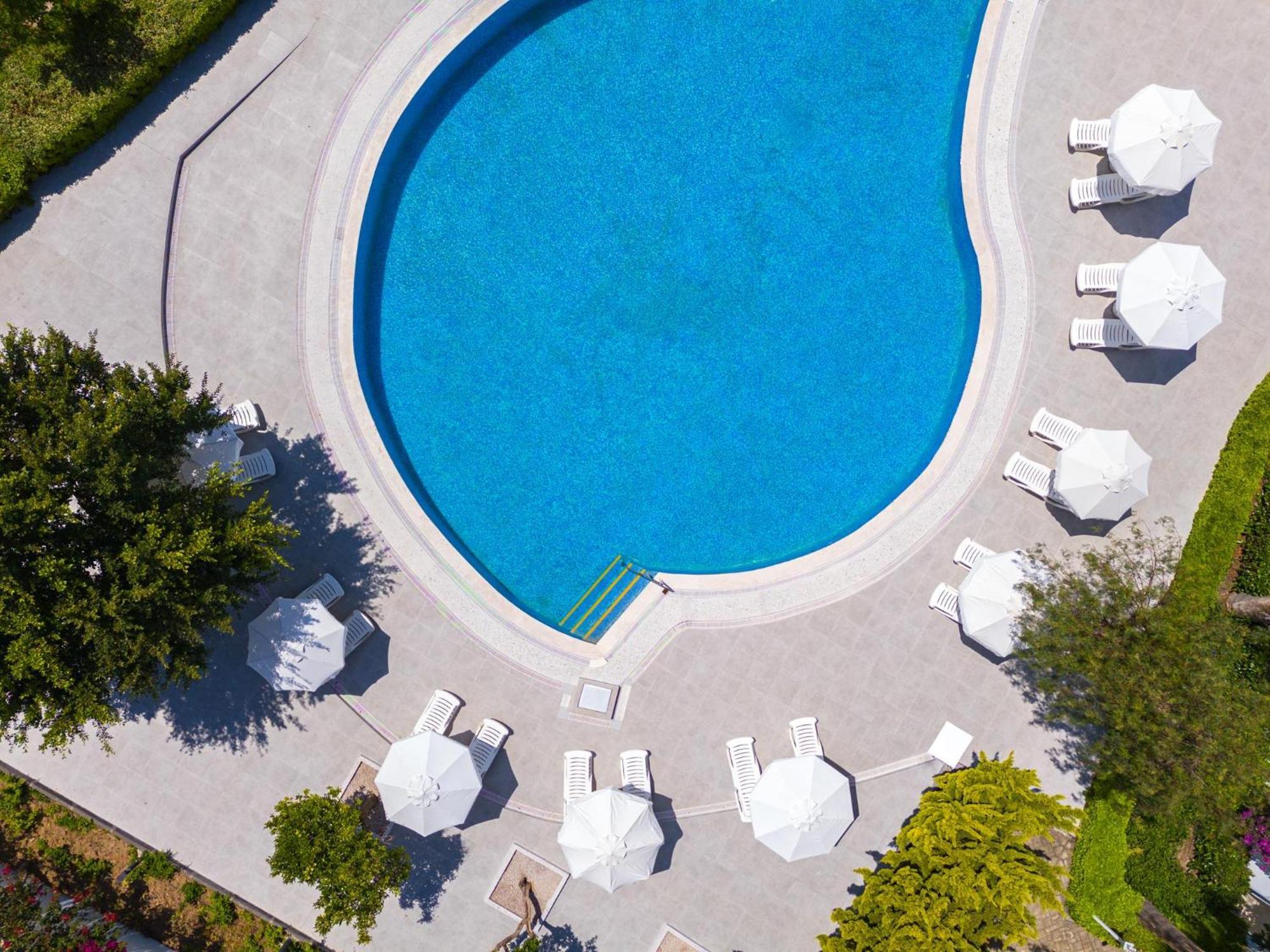Labranda TMT Bodrum Exterior foto Aerial view of a swimming pool